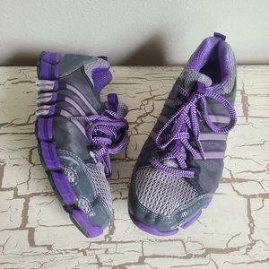 Adidas Size 7 Athletic Shoes Very Good Condition